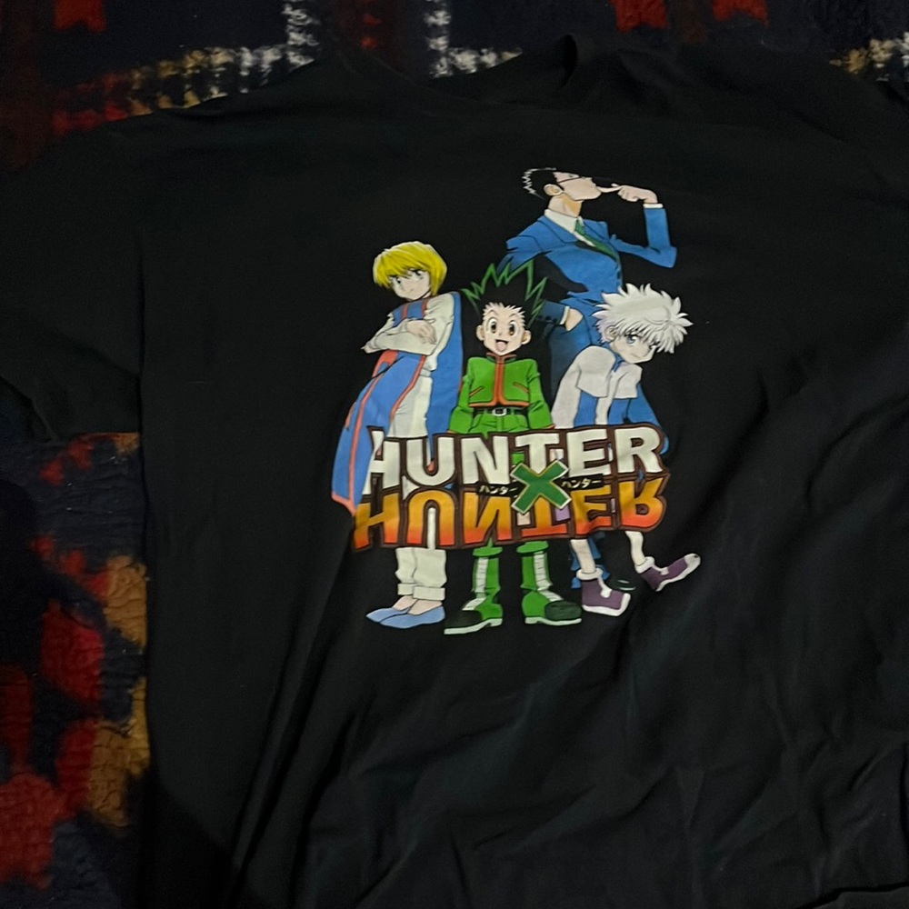 Large hot topic hunter x hunter graphic t-shirt